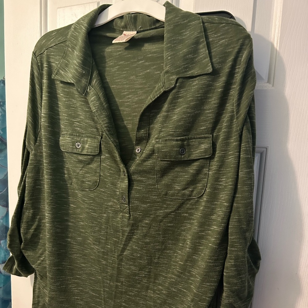 Olive green collared 1/2 button stretch blouse